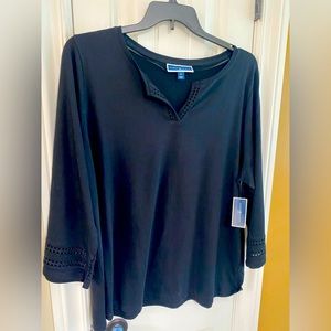 NWT Karen Scott 3/4 Sleeve Black Top. PP 27” Length 29”.